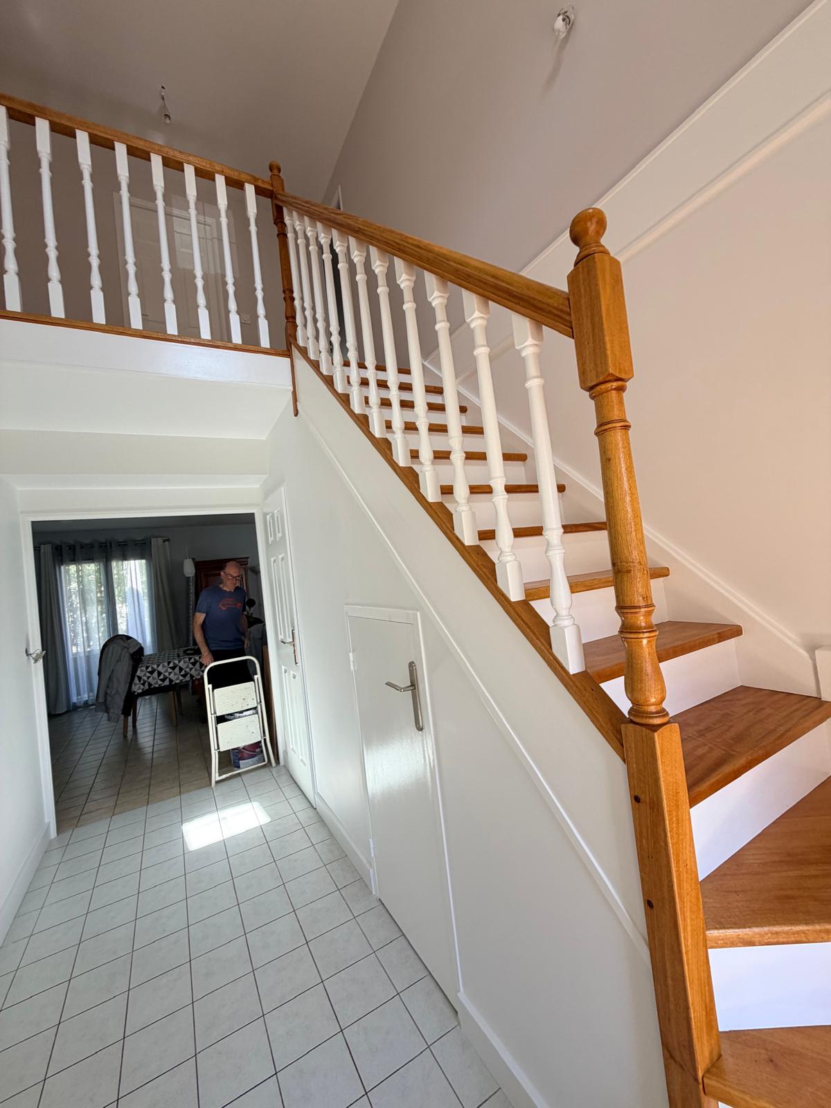 Rénovation intérieure : escalier, cage d’escalier, couloirs et sanitaires - Après