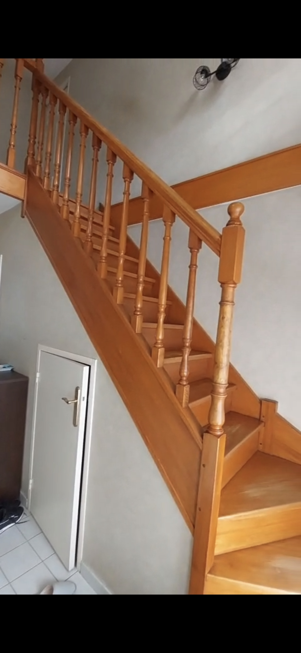 Rénovation intérieure : escalier, cage d’escalier, couloirs et sanitaires - Avant